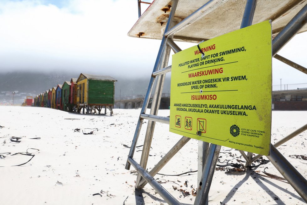 Uzavření pláže Muizenberg  u Kapského Města v souvislosti s load sheddingem.