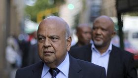 Jihoafrický ministr financí Pravin Gordhan byl odvolán kvůli své poctivosti a boji proti korupci.