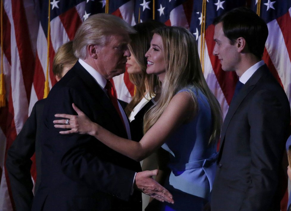 Jared Kushner při projevu svého tchána Donalda Trumpa