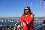 Oscarový herec Jared Leto při výstupu na Empire State Building v New Yorku oznámil monumentální světové turné Thirty Seconds to Mars.