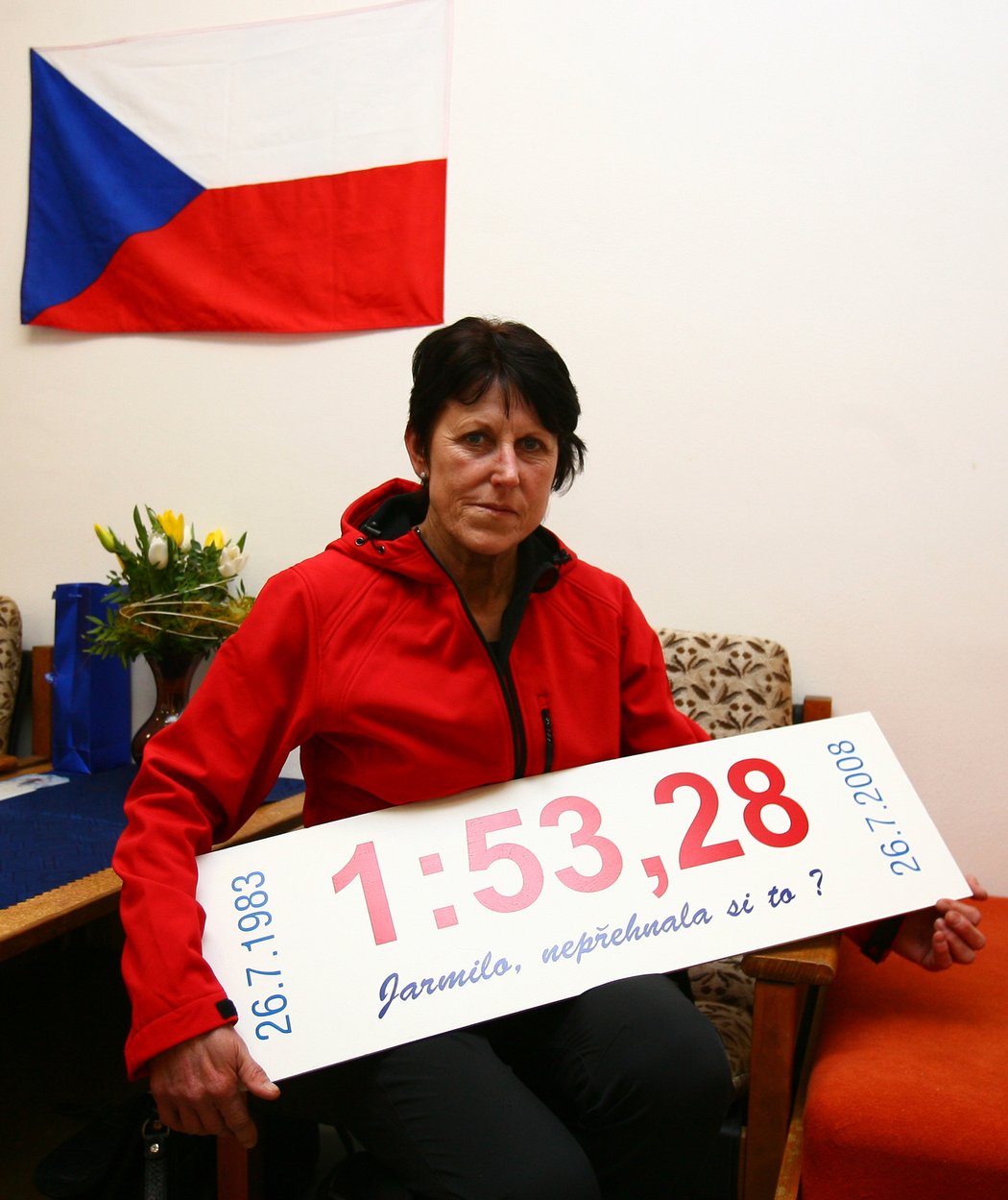 Světový rekord Jarmily Kratochvílové z osmistovky na olympijském stadionu v Mnichově 26. července 1983 má hodnotu 1:53,28