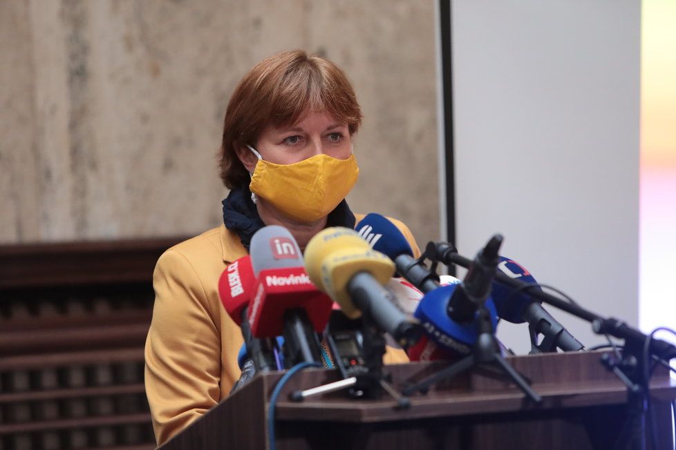 Tisková konference k uvolňování opatření po 25. květnu: Bývalá hlavní hygienička Jarmila Rážová (15.5.2020)