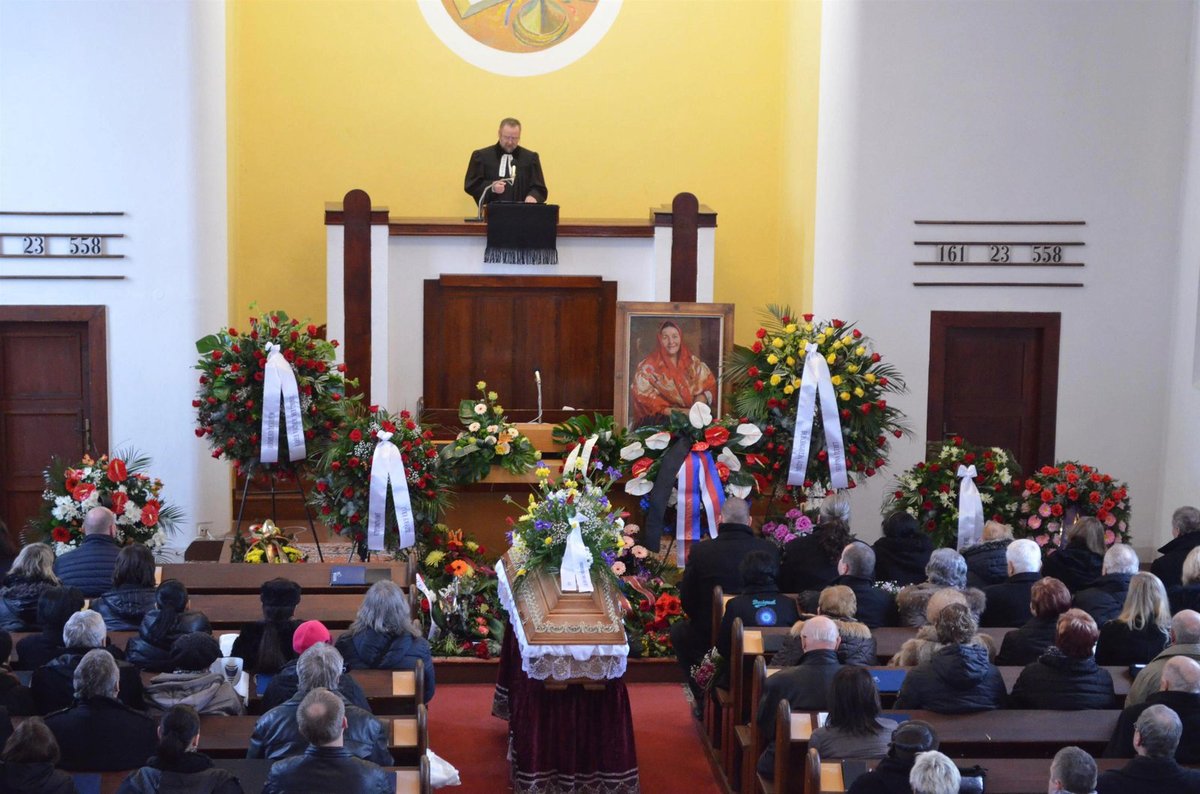 Rozloučení se v kostele Horního sboru Českobratrské církve evangelické zúčastnilo na 200 nejbližších přátel.