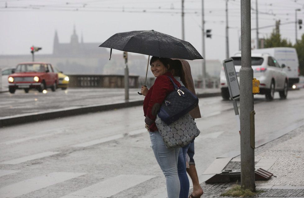 Následující týdny budou aprílové: Teploty kolem 20 stupňů, ale také déšť.