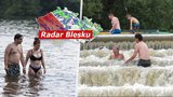 Teplé počasí vytáhlo Čechy k vodě. Přijdou však i bouřky, sledujte radar Blesku