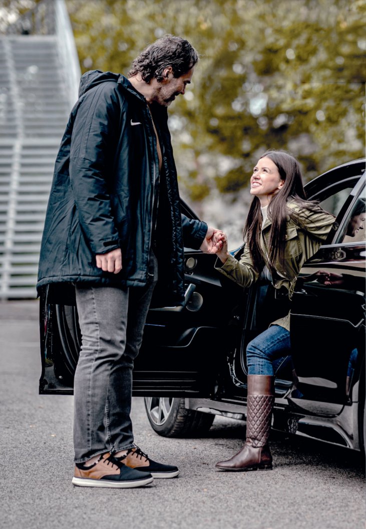 Jaromír Jágr používá často svou milovanou Dominiku jako osobní řidičku.