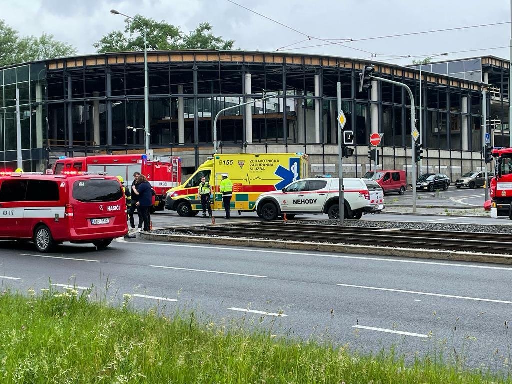 Jaromír Jágr měl u pražské nemocnice Motol autonehodu.