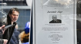 Jágr po smrti otce (†82): Při pietě v ústranní, pak už úřadoval na střídačce Jágr po smrti otce (†82): Při pietě v ústranní, pak už úřadoval na střídačce