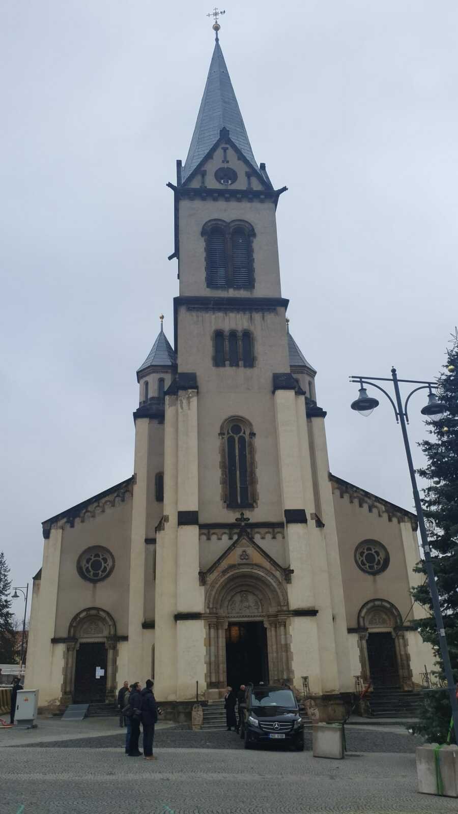 Kostel, ve kterém se bude konat poslední rozloučení s Jaromírem Jágrem starším.