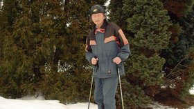 Ještě v 90 letech se Jaroslav Císler z Plzně prohání na lyžích. Nejraději jezdí do Alp.