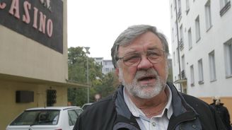 Senátor Doubrava patří před soud za rasistické výroky