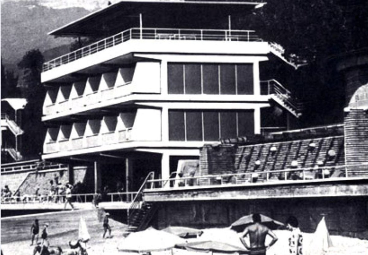 1970 - Prosklené budovy Artěku v 70. letech minulého století.