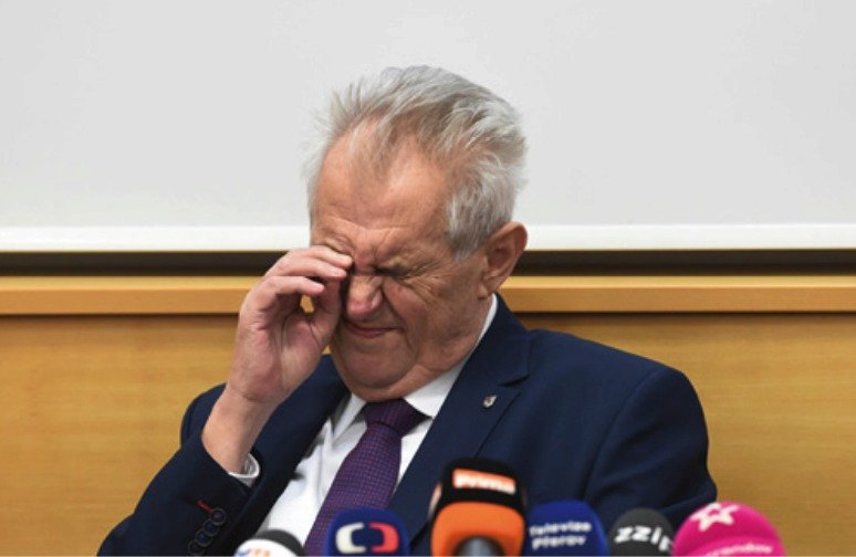 Miloš Zeman (73) nemohl Bohuslava Sobotku (46) v čele ČSSD vystát.