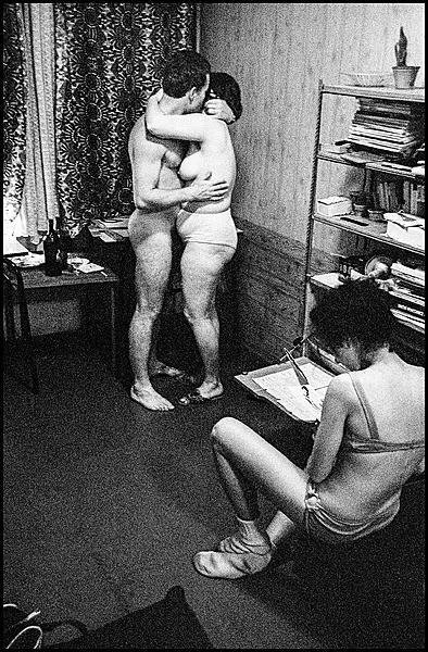 Praha, koleje Strahov, mejdan, 1970 Ti dva se po skončení studií skutečně vzali. Rudolf vulgo Sigi a Jana.