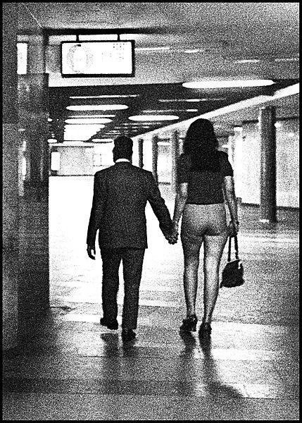 Praha, Václavské náměstí, milenci na jednu noc, 1972 Bylo po půlnoci a nějaký Arab si odváděl do hotelu prostitutku.