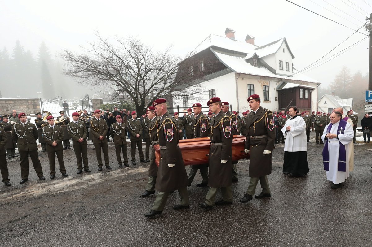 Pohřeb válečného hrdiny Jaroslava Mevalda