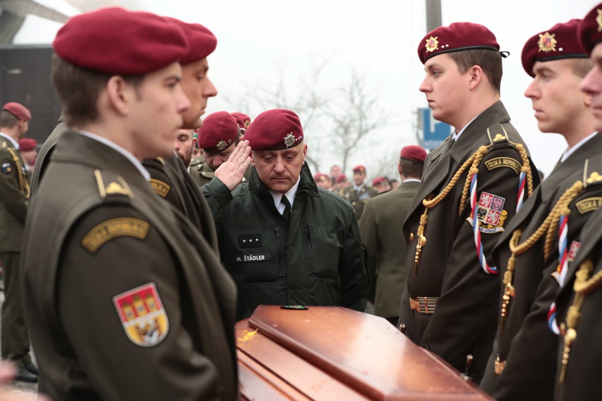 Pohřeb válečného hrdiny Jaroslava Mevalda