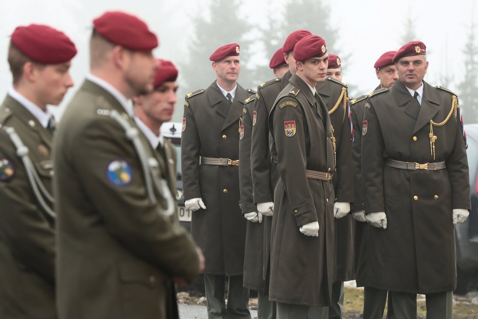 Pohřeb válečného hrdiny Jaroslava Mevalda