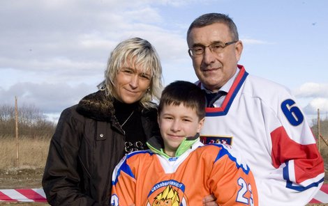 Jaroslav Pouzar s manželkou Ditou a synem Jarouškem.