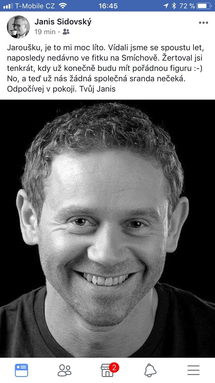 Janis Sidovský na Facebooku informoval o úmrtí Jaroslava Šmída