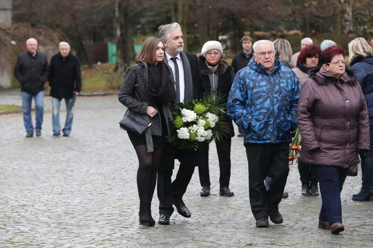 Obřadní síň krematoria v Třebíči zaplněná do posledního místa!