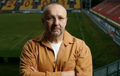 Vidím, že tenhle podzim bude můj. Jaroslav Starka na balkoně příbramského stadionu.