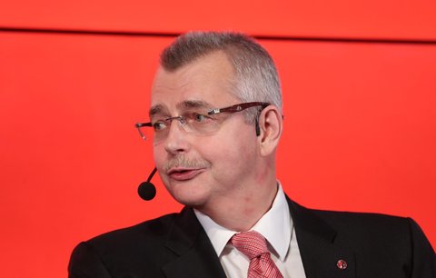 Tvrdík hraje o všechno: Pět hříchů šéfa fotbalové Slavie! A čas na důchod?