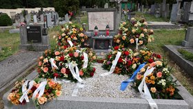 Hrob sexuologa Jaroslava Zvěřiny (24.7.2026)