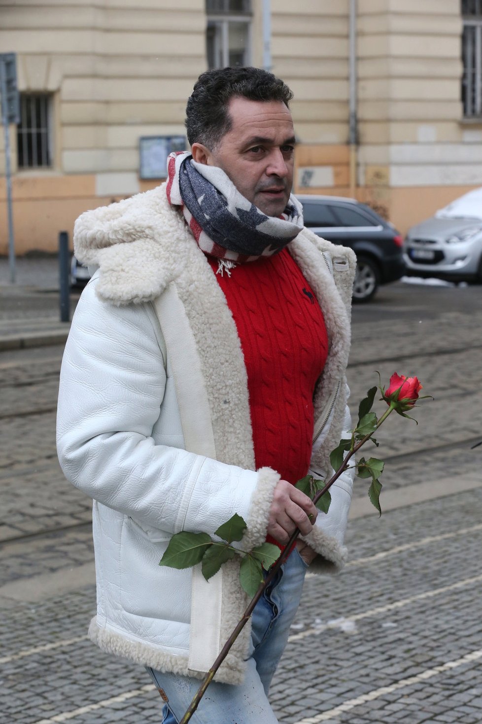 Martin Dejdar se očividně se stylistou o oblečení na pietní akci neradil