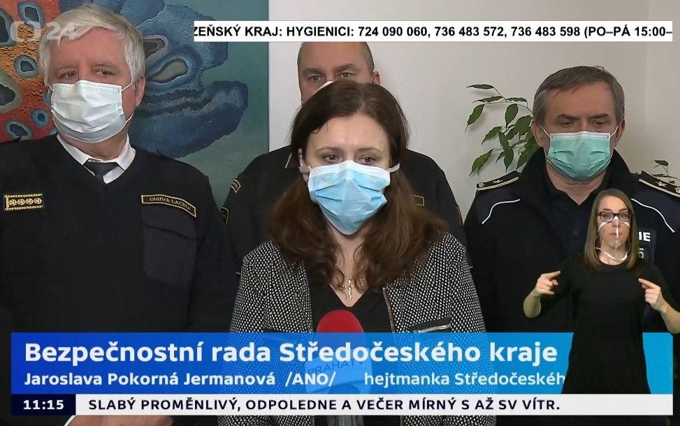 Hejtmanka Jaroslava Pokorná Jermanová s rouškou na tiskovce ke koronaviru (20.3.2020)