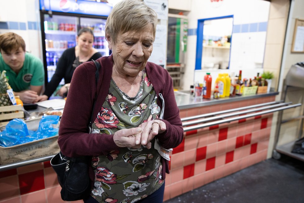 Jaroslava Obermaierová s prstýnkem