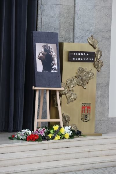 V pátek měla pohřeb herečka Jindra Reháková (†89)