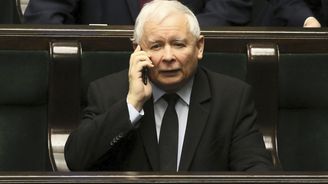 Polská vládnoucí strana chce zvýšit veřejné výdaje o desítky miliard 