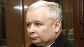 Jaroslaw Kaczyński krátce poté, co se dověděl o smrti svého bratra