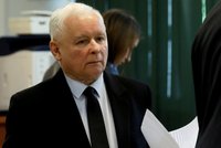 Poláci opět vystrkují růžky: Kaczyński obvinil Rusko z letecké katastrofy u Smolenska