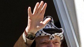 Vdova Jásira Arafata tvrdí, že byl otráven