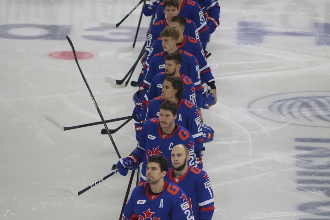 Dmitrij Jaškin je se svým angažmá v KHL spokojený, navzdory tomu, že to pro něj znamená zákaz v české reprezentaci