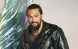 Jason Momoa na premiéře svého nového filmu Aquaman