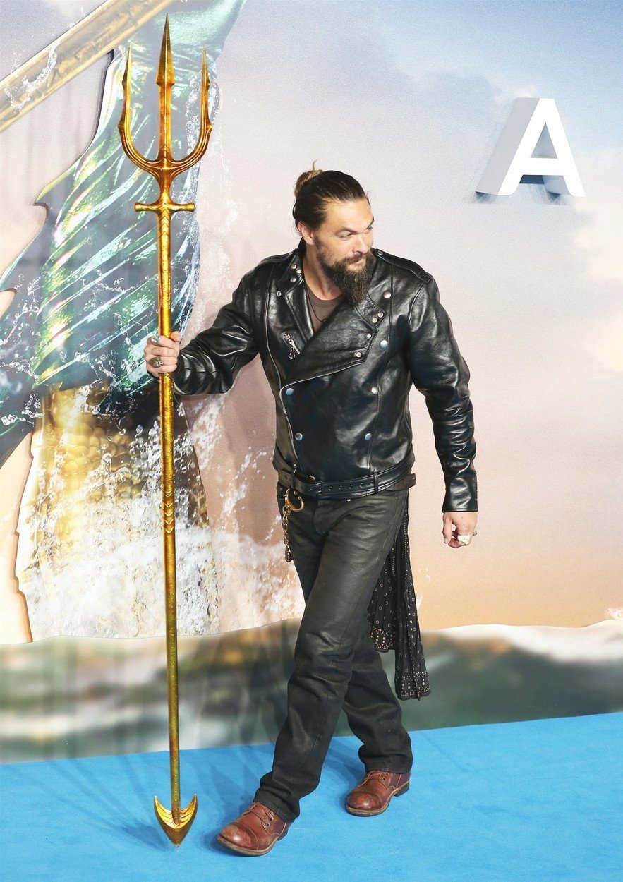Jason Momoa na premiéře svého nového filmu Aquaman