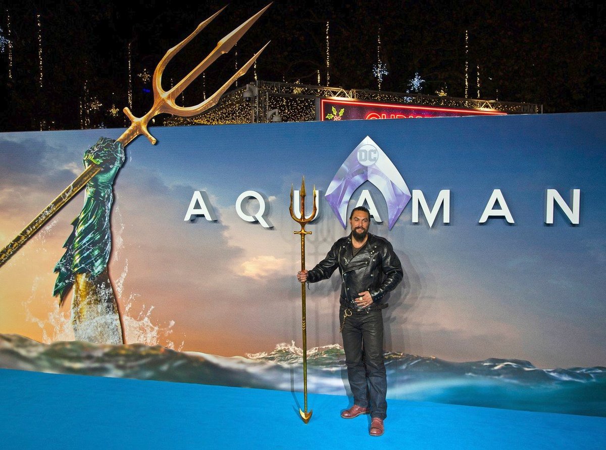 Jason Momoa na premiéře svého nového filmu Aquaman