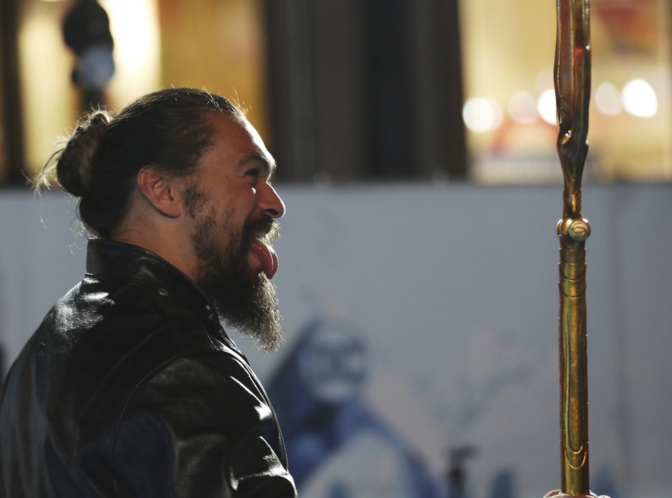 Jason Momoa na premiéře svého nového filmu Aquaman