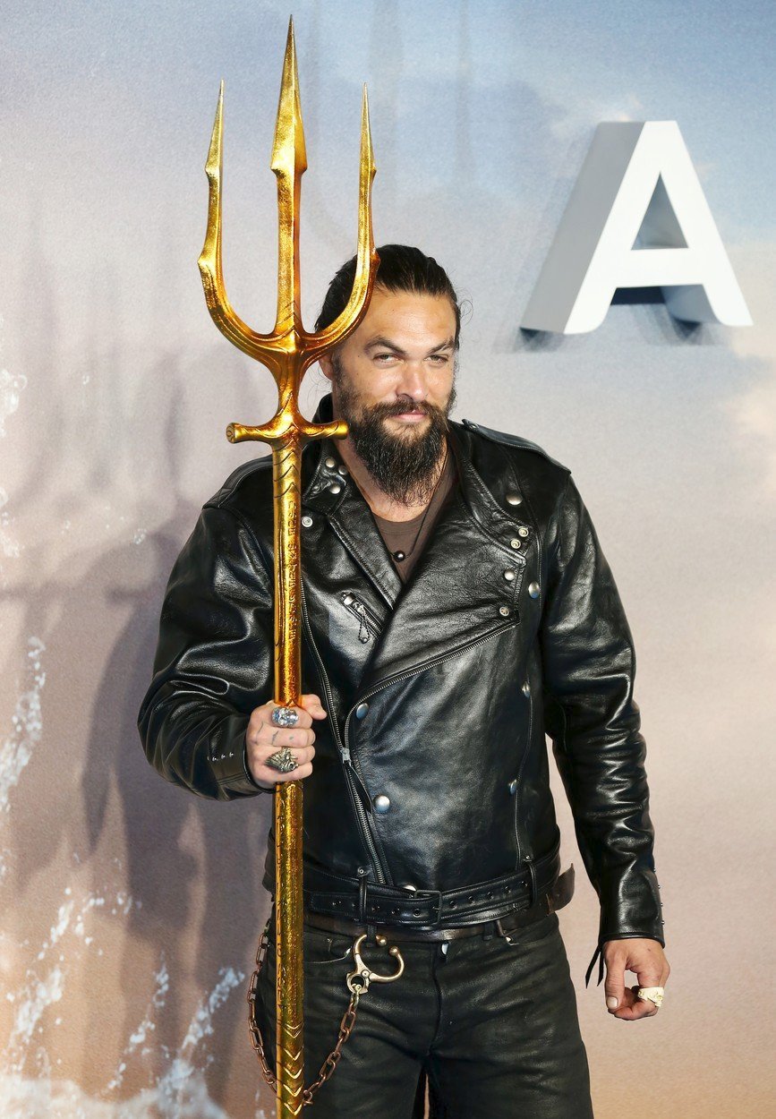 Jason Momoa na premiéře svého nového filmu Aquaman