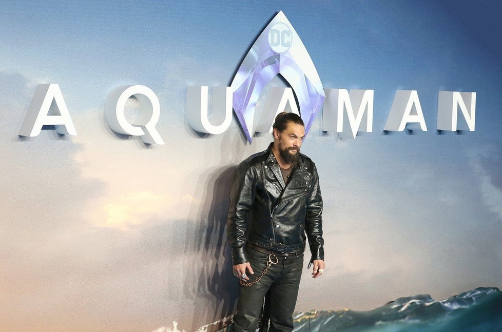 Jason Momoa na premiéře svého nového filmu Aquaman