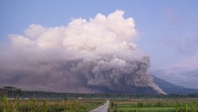 Výbuch sopky Semeru na indonéském ostrově Jáva