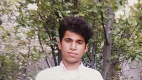 Javad Cihlář rozený Rezai v íránském Mašhadu v roce 2001.
