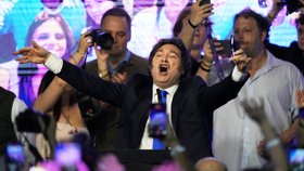 Javier Milei, prezident Argentiny, během  parlamentních voleb (říjen 2025)