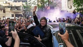 Javier Milei, prezident Argentiny, během  parlamentních voleb (říjen 2025)