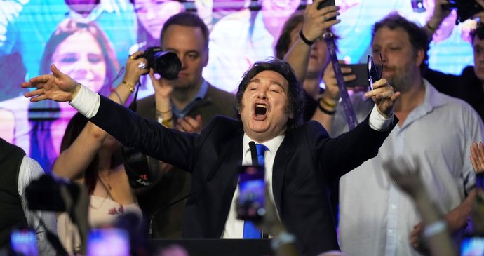 Javier Milei, prezident Argentiny, během  parlamentních voleb (říjen 2025)