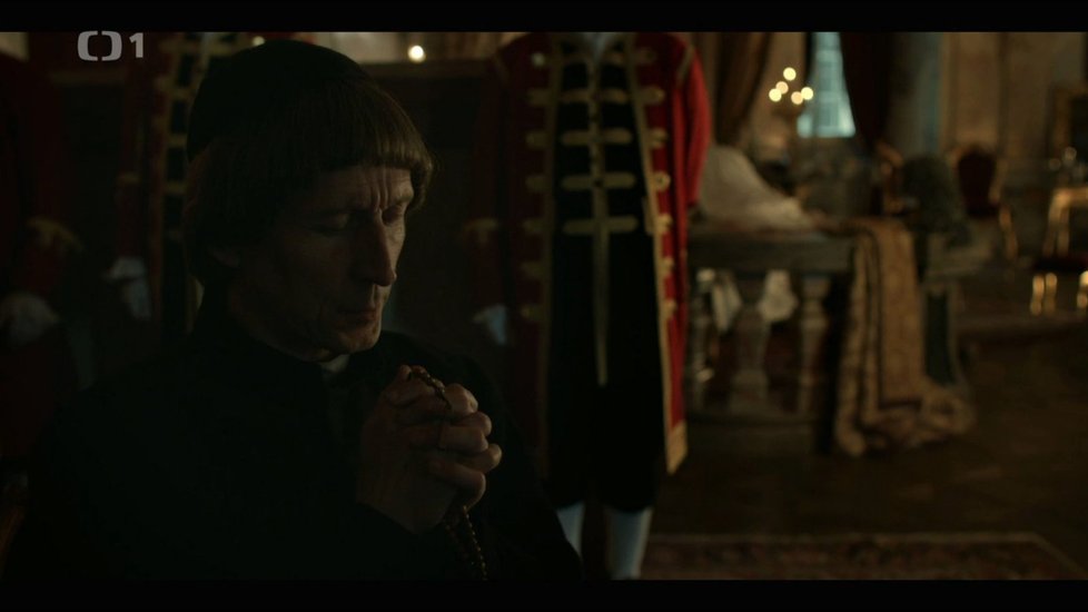 Vladimír Javorský ve filmu Marie Terezie jako jezuita, který dal požehnání panovníkovi před sexem.