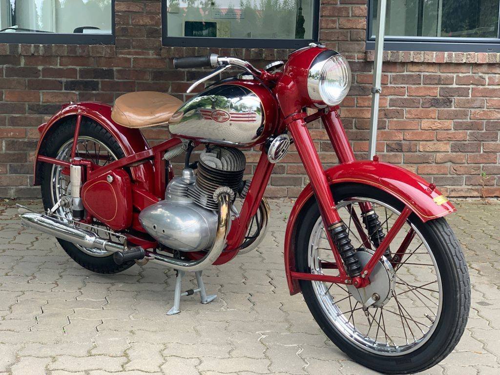 JAWA 250 PÉRÁK &#39;&#39;HOLANĎAN&#39;&#39;